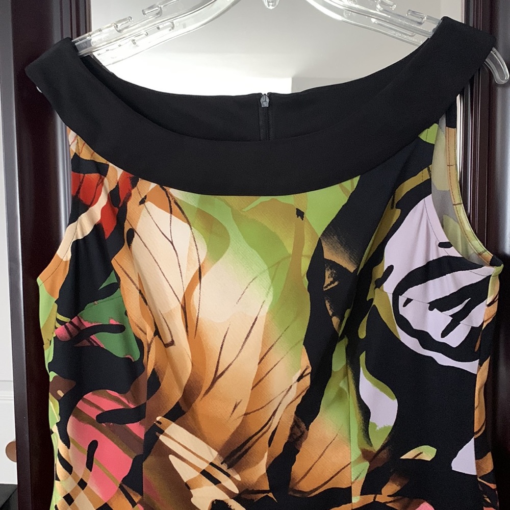 Flattering Dress Size 12 - Picture 2 of 4